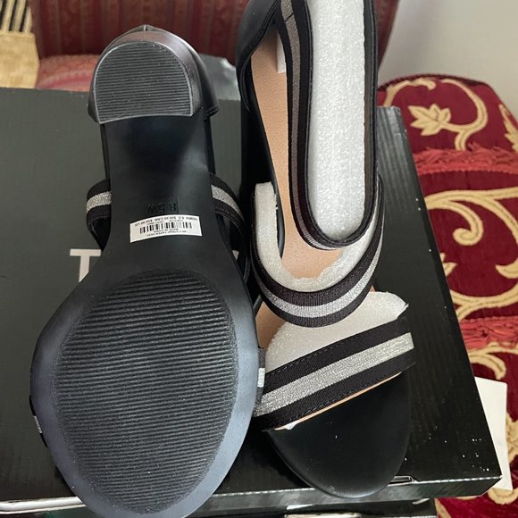 Black and Metallic Three Strap Taper Heel - Picture 3 of 3